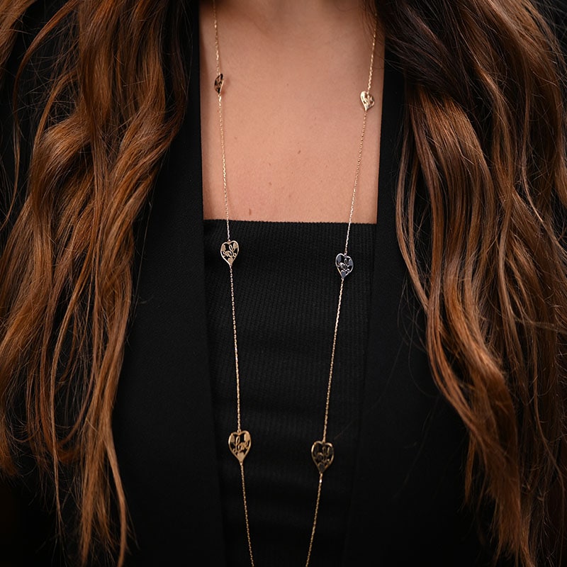 شال ذهب عيار 18 بتصميم قلوب متدلية