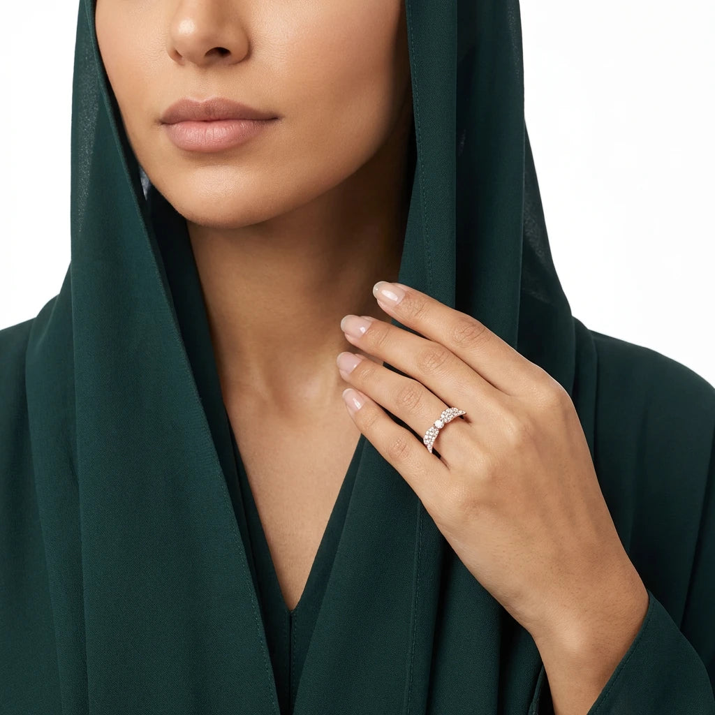 خاتم ذهب عيار 18 بابيلون بجناحين مرصعين