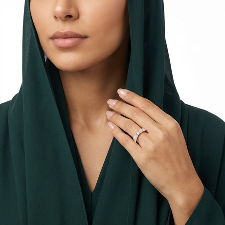 خاتم ذهب عيار 18 بابيلون بجناحين مرصعين