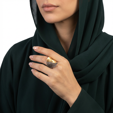 خاتم ذهب عيار 18 بتصميم مزدوج الالوان