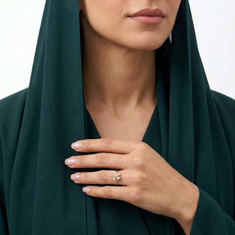 خاتم ذهب عيار 18 زهرة الحب الجميلة