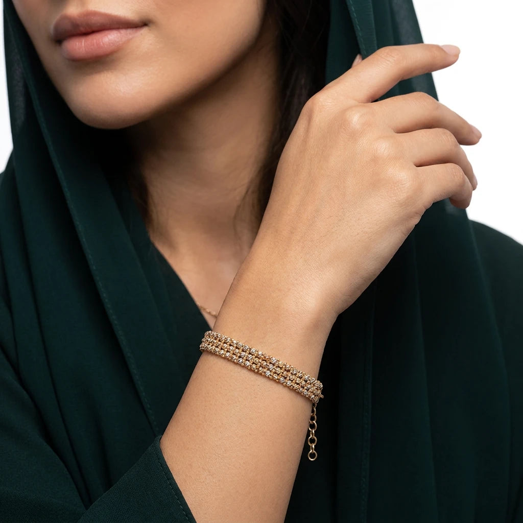 اسورة من الذهب عيار 18 بتصميم ثلاثي كلاسيكي