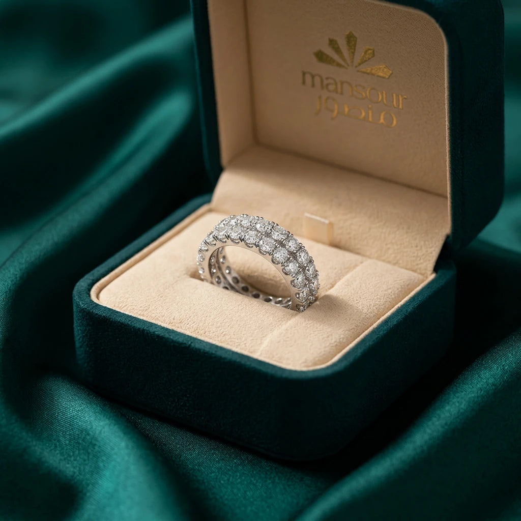 18K White Gold Ring with Yolande Shining Gemstones Design