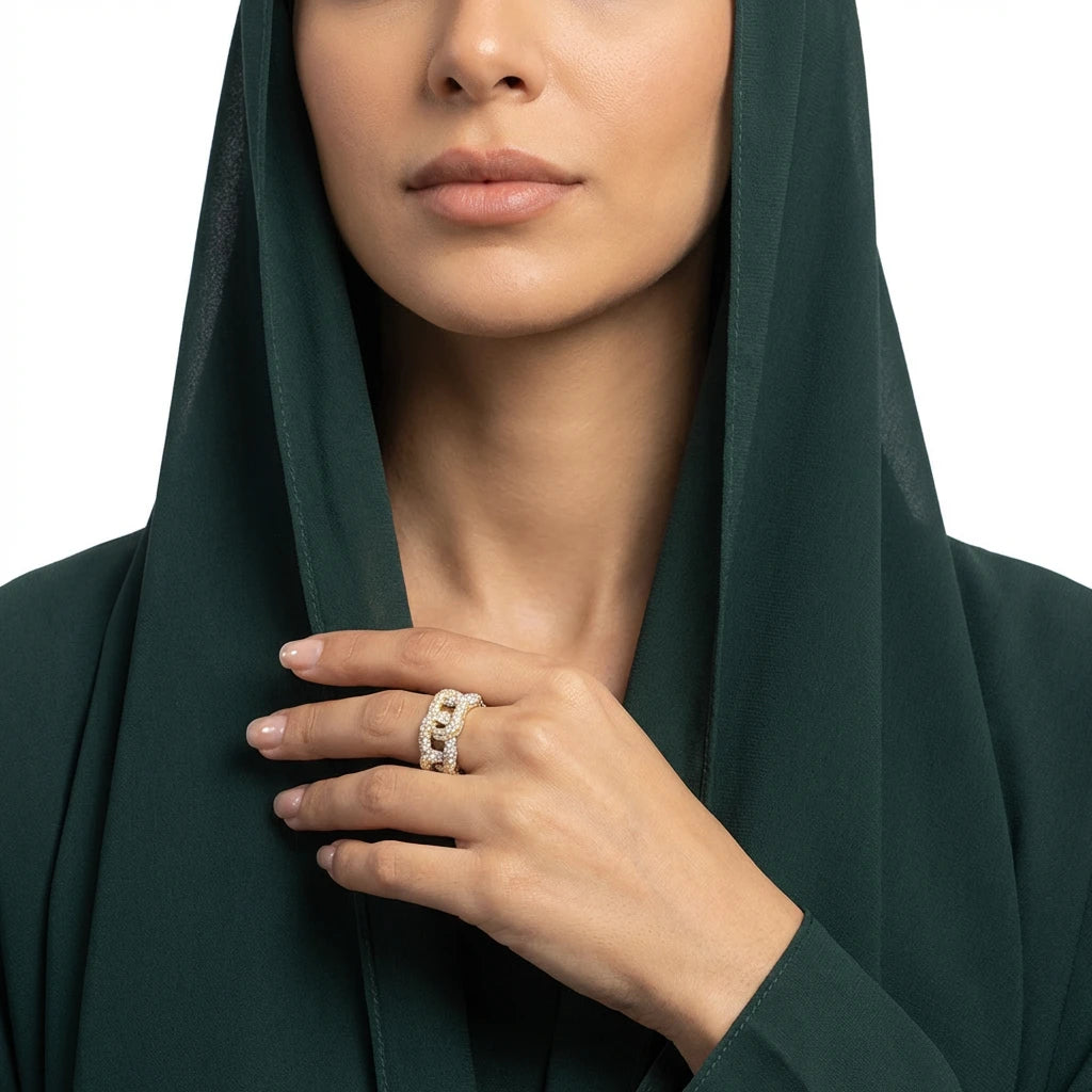 خاتم ذهب عيار 18 بتصميم متداخل بفصوص