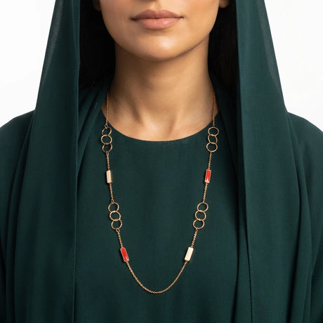 عقد ذهب عيار 18 بتصميم متكررة