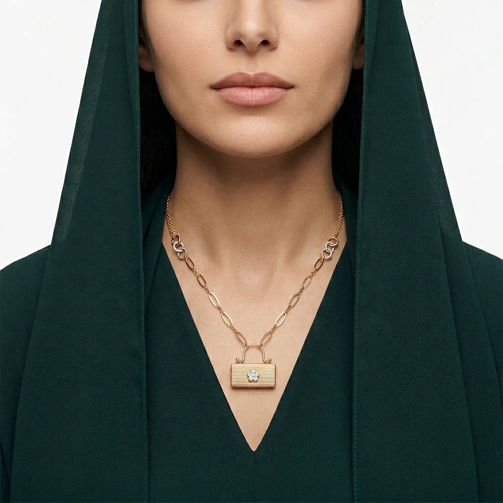 عقد ذهب عيار 18 حقيبة السعادة