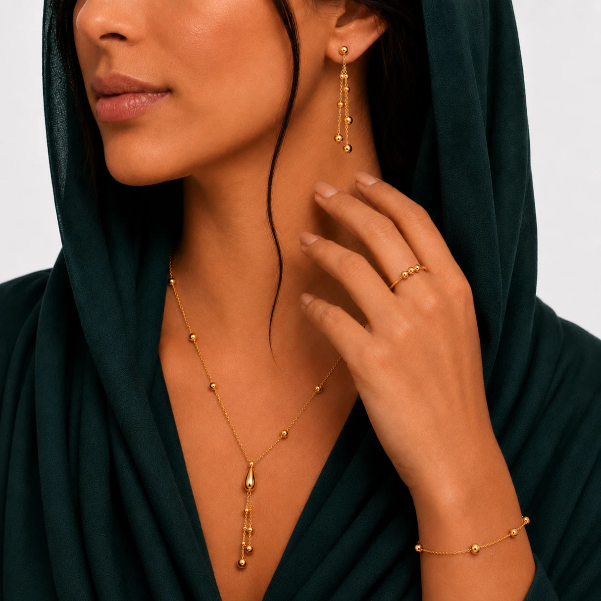طقم عيار 21 كرات الذهب المتدلية