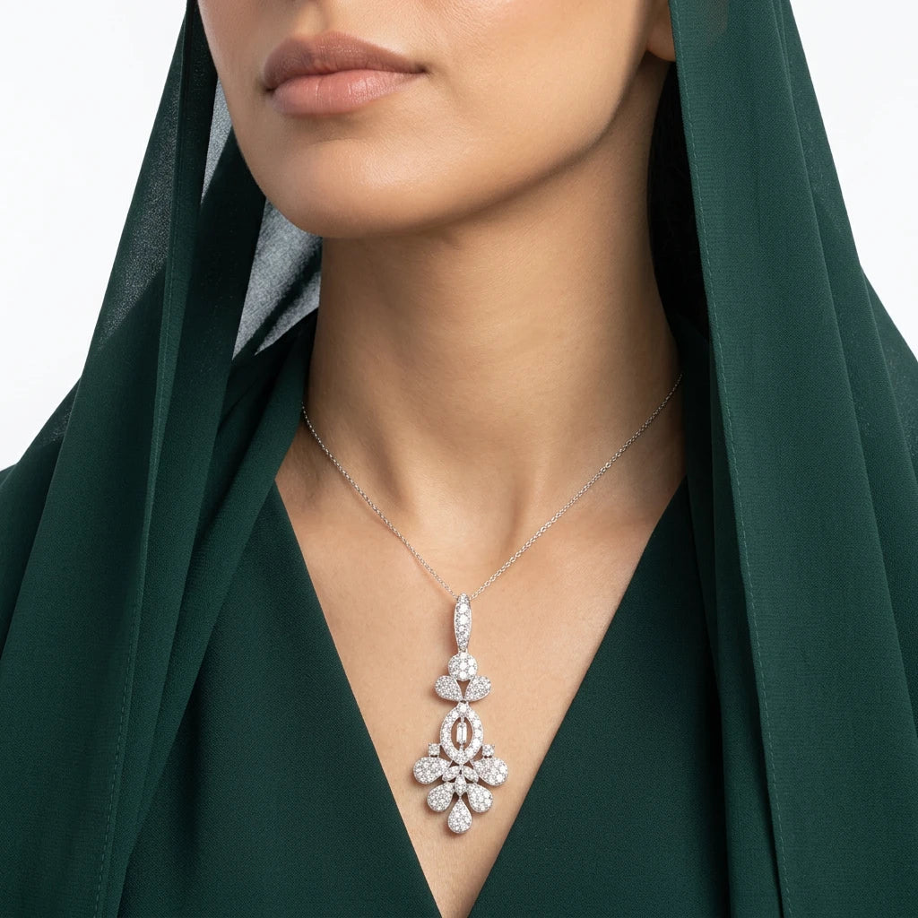 18K Gold Necklace with Geometric Floral Design