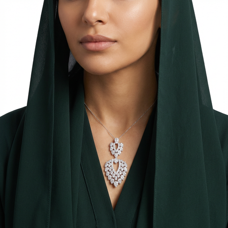 عقد ذهب عيار 18 بتصميم أوراق متداخلة