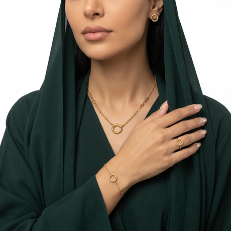 طقم ذهب عيار 18 بتصميم دائرة مجدول