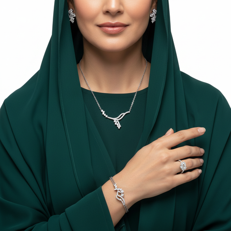 طقم ذهب عيار 18 بفصوص لامعة