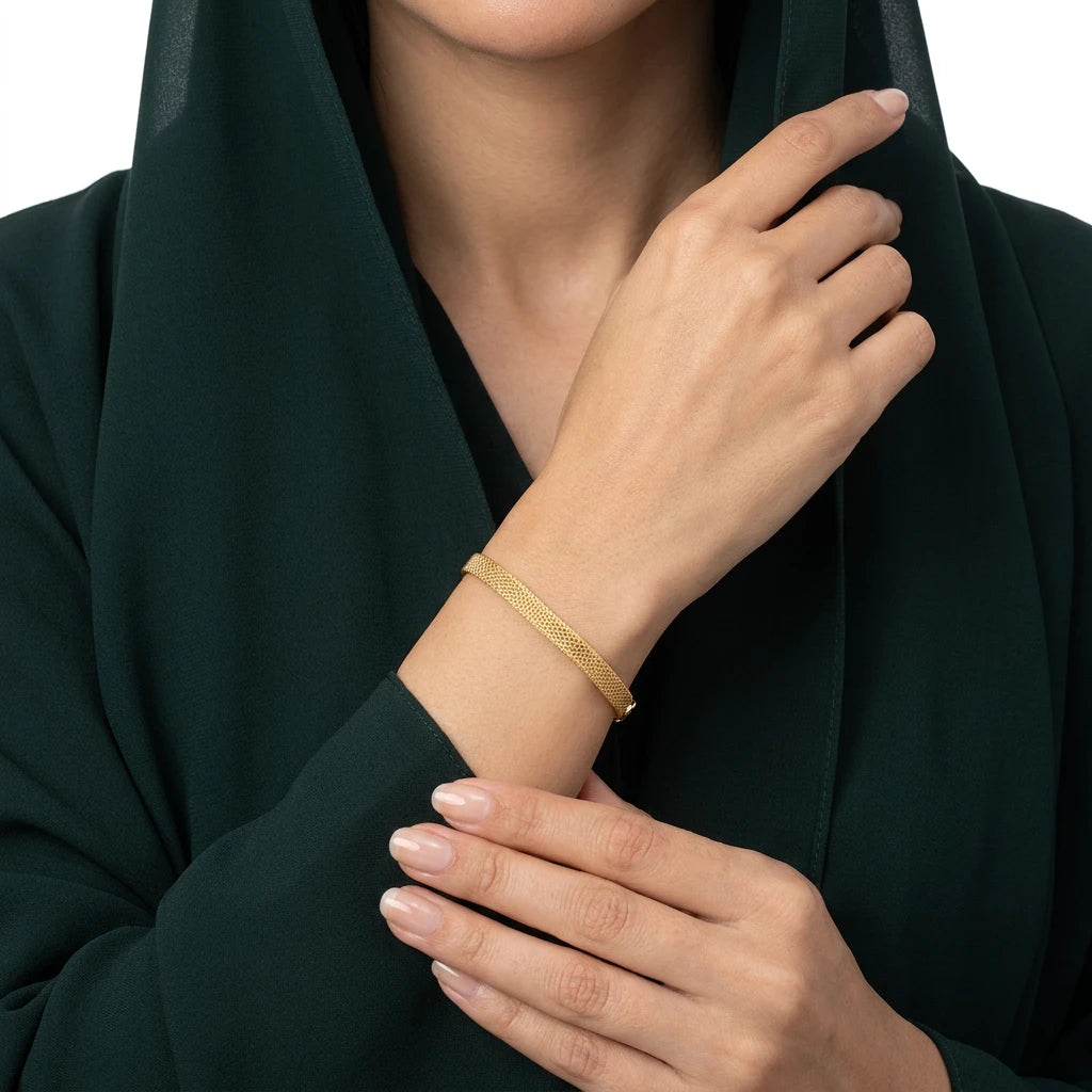 18K Gold Bracelet with Two Tone Design