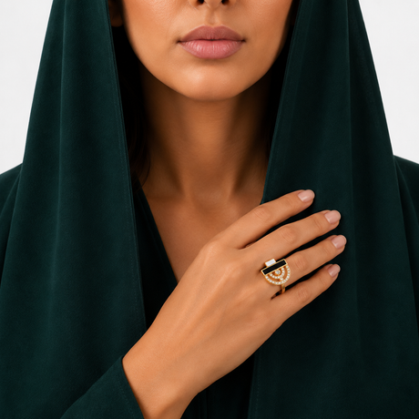 خاتم ذهب عيار 18 نصف دائرة باللون الآسود
