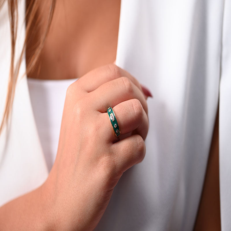 18K Gold Ring Decorated with Green