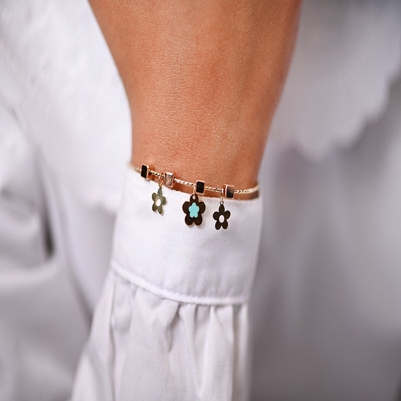 18K Gold Bracelet with Flower Charms