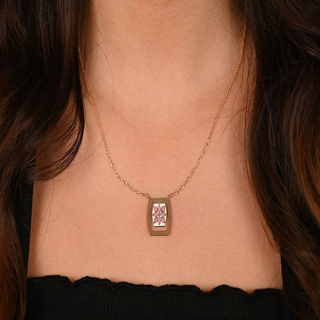 18K Gold Necklace with Rectangular Pendant Decorated with Pink Pattern