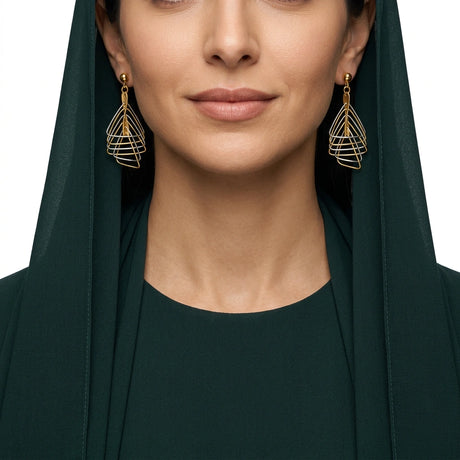 حلق ذهب عيار 18 بتصميم مثلثات