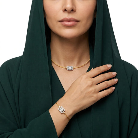 نصف طقم ذهب عيار 18 بتصميم مشبك مرصع