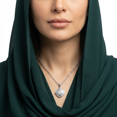 عقد ذهب عيار 18 بتصميم كلاسيكي