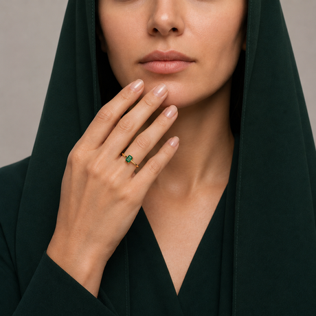خاتم ذهب عيار 18 حجر ملون بتصميم
