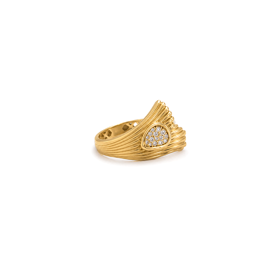 18K Gold Ring with Small Shining Gemstones Design
