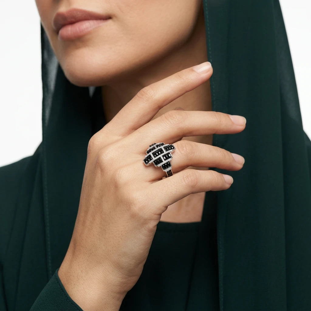 خاتم ذهب أبيض عيار 18 فيرجيني
