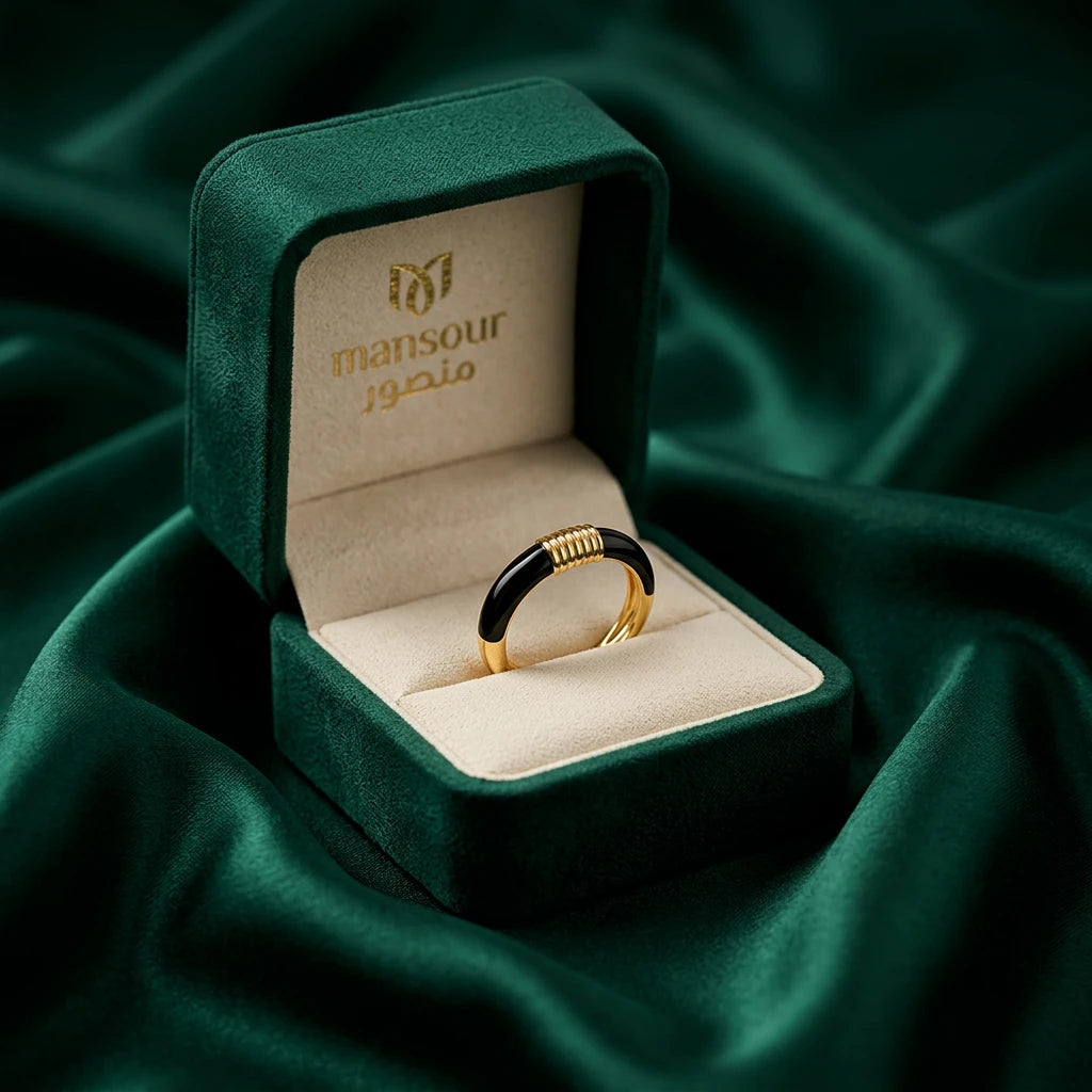 18K Gold Ring with Two-Tone Design