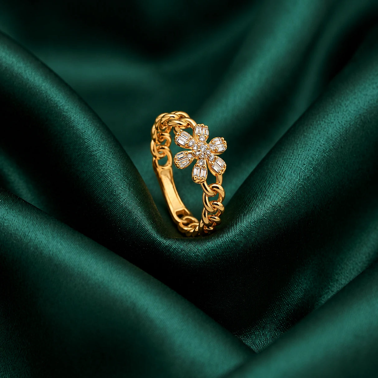 18K Gold Ring with Snowflakes Design