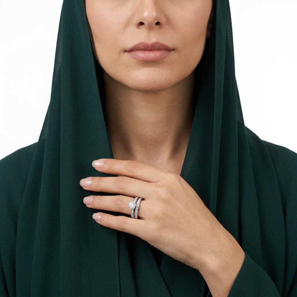 خاتم ذهب عيار 18 توينز بفص لامع كبير بالمنتصف