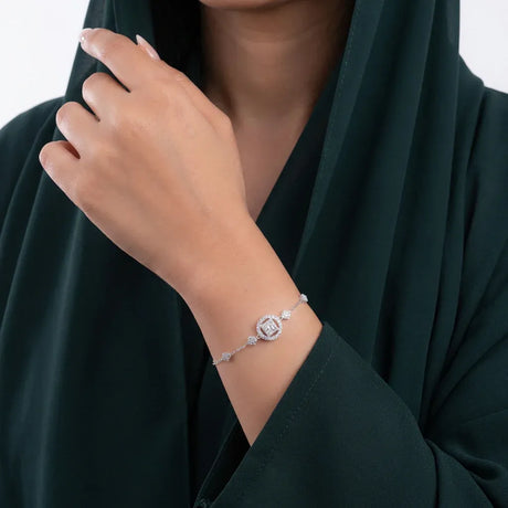 أنسيال ذهب عيار 18 بتصميم دائري مرصّع