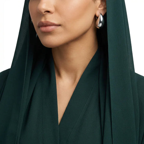 أقراط ذهب أبيض عيار 18 بتصميم قطرة