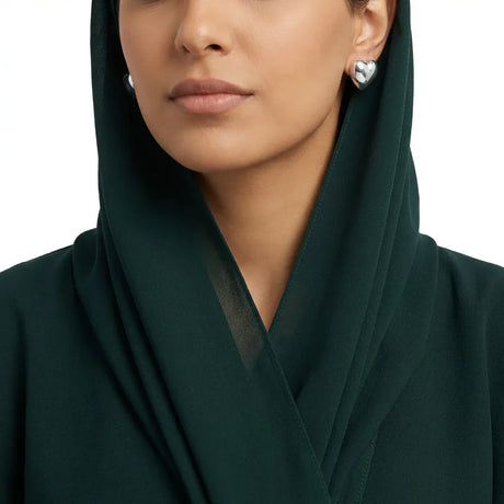 أقراط ذهب أبيض عيار 18 بتصميم قلب