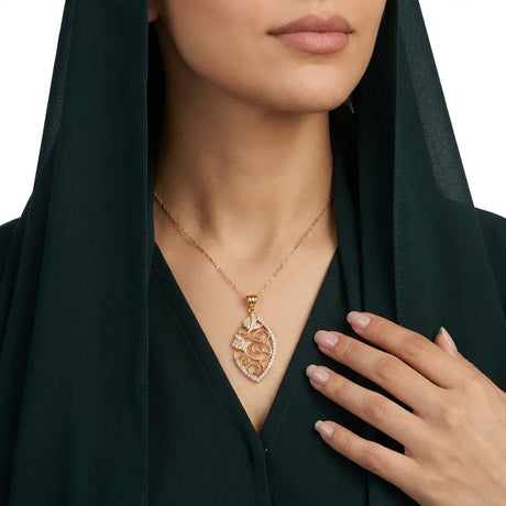 تعليقة بيل وي ذهب عيار 21 بإطار بيضاوي مرصع