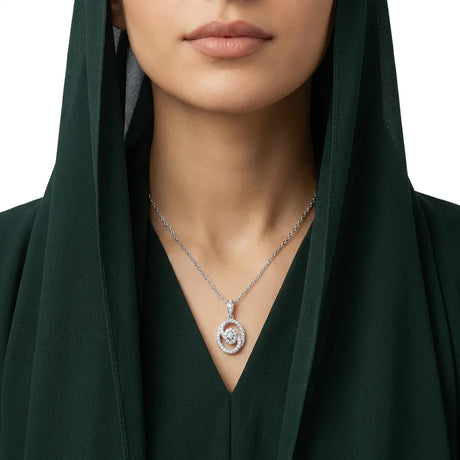 تعليقة كليمانس ذهب عيار 18 بتصميم مزخرف