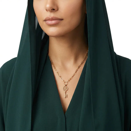 عقد سر الشباب ذهب عيار 18 بلمسة مفتاح أنيق