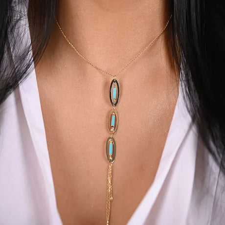 18K Gold Necklace with Varied Oval Sizes
