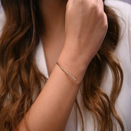 أسورة ذهب عيار 18 بتصميم كلاسيكي