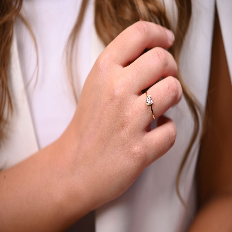 18K Gold Ring Loving Hearts with Elegant Touch