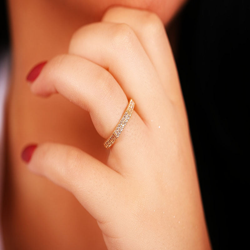 18K Gold Ring with Paved Stones