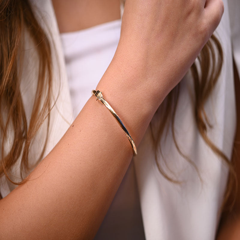 18K Gold Smooth Delicate Bracelet