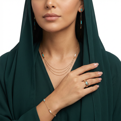 طقم ذهب حلو الكلام عيار 18 بسلاسل ثلاثية