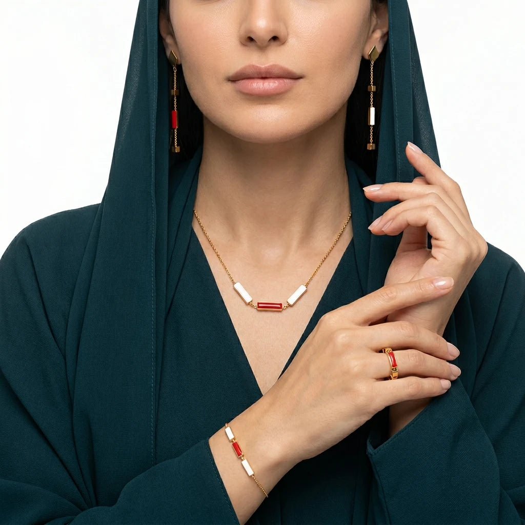 Delicate 18K Gold Rectangular Set
