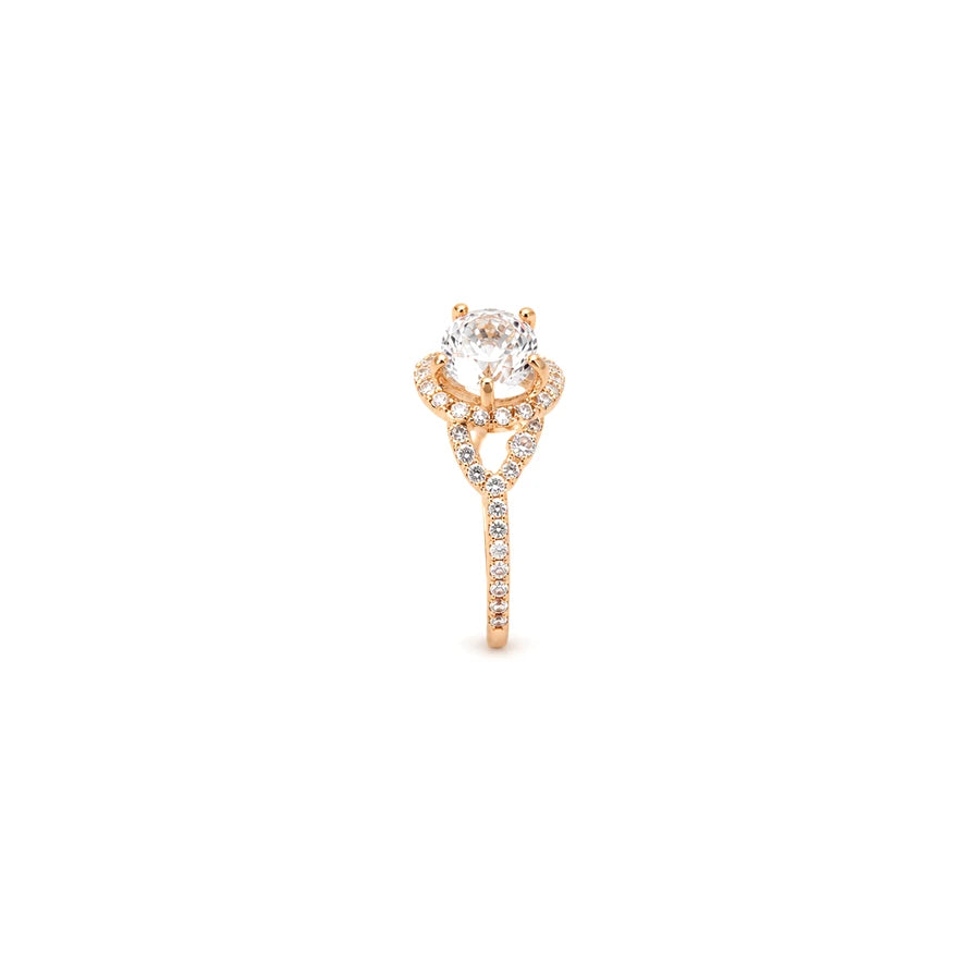 18K Gold Ring with Wealthy Circular Gemstone Shining Stones Design