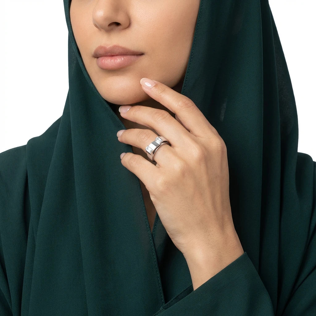 خاتم ذهب عيار 18 بلانكو بفصوص لامعة