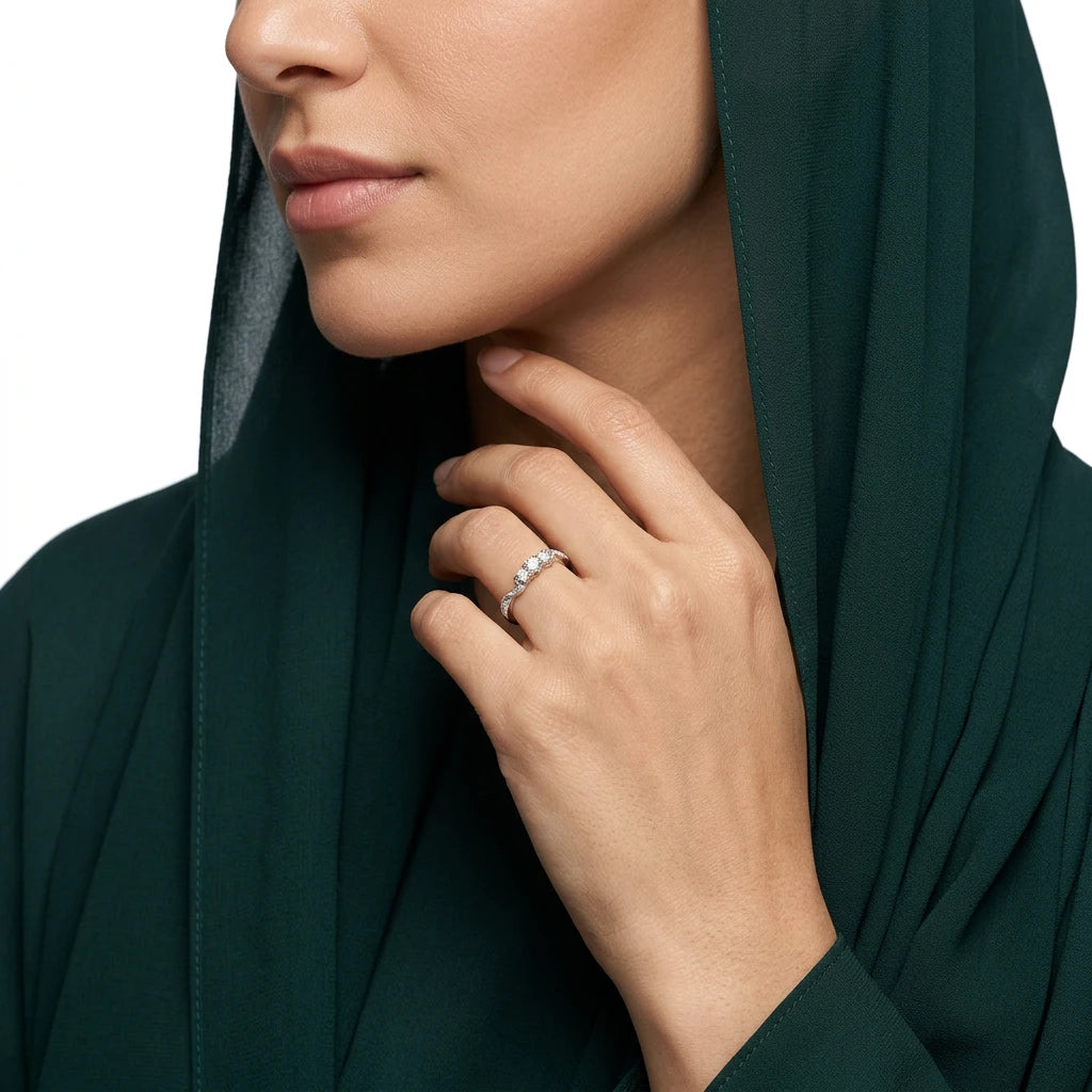 خاتم ذهب عيار 18 بتصميم مموج متداخل