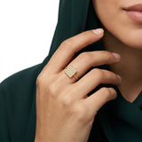 18K Gold Ring with Square Design In White