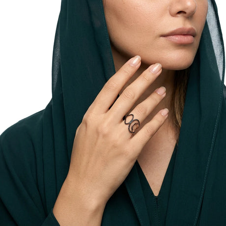 خاتم ذهب عيار 18 بتصميم أسود