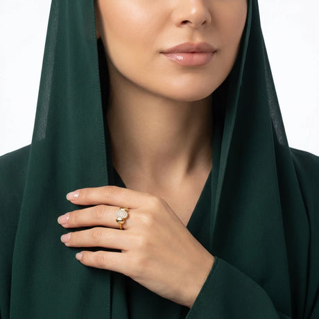 خاتم ذهب عيار 18 بفص بيضاوي