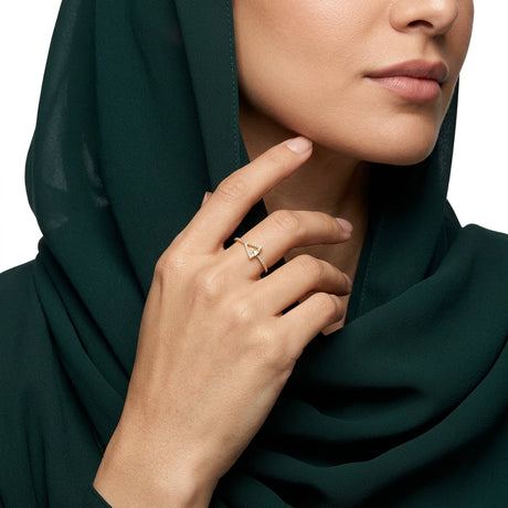 خاتم ذهب عيار 18 بمثلث مرصع
