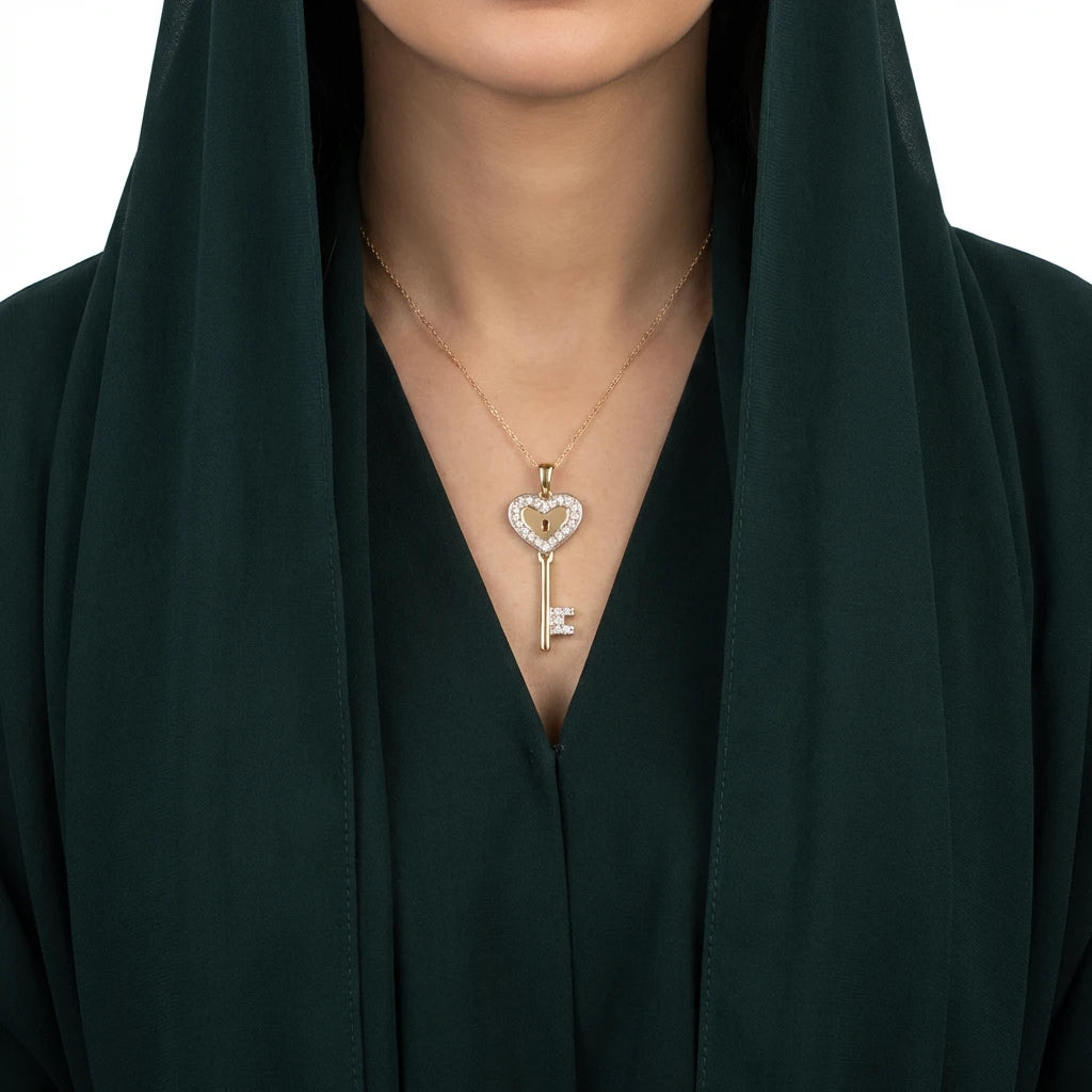 18K Gold Necklace with Key Pendant Design